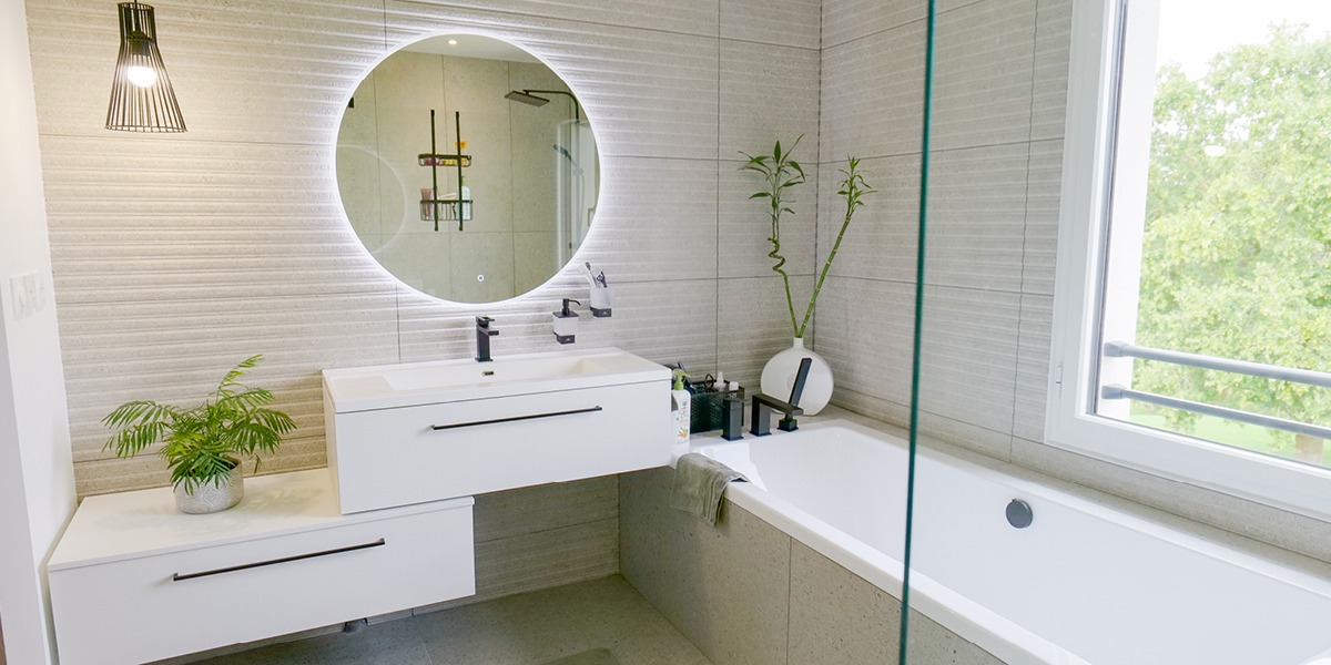 Salle de bains d'une construction personnalisée à Reuilly