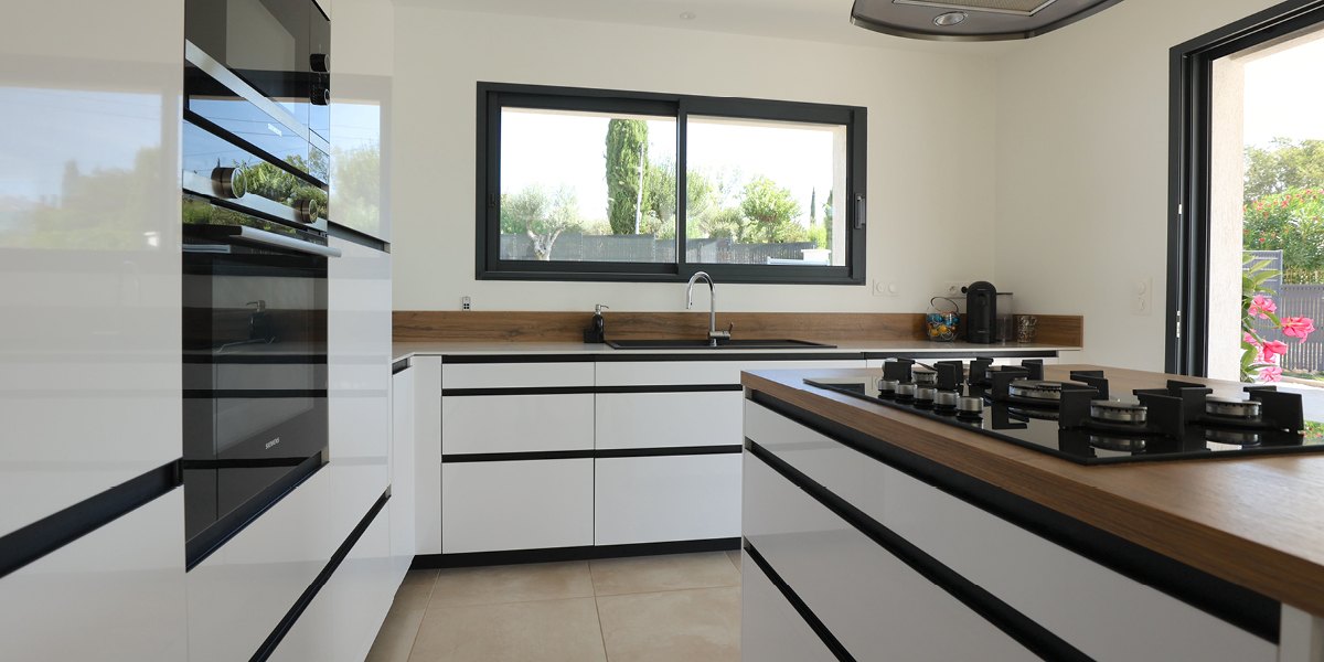 Cuisine Plain-pied personnalisée de 122 m² à Salernes (83)