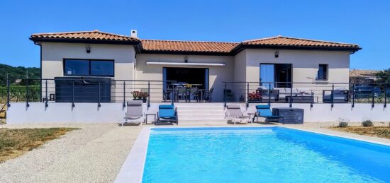 Plain pied en U de 132 m² à Vagnas (07)