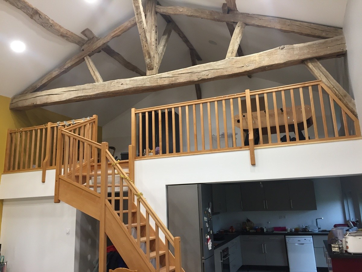 Rénovation par Maisons France Confort d'une ferme Bressane à Jayat (01) dans le département de l'Ain.