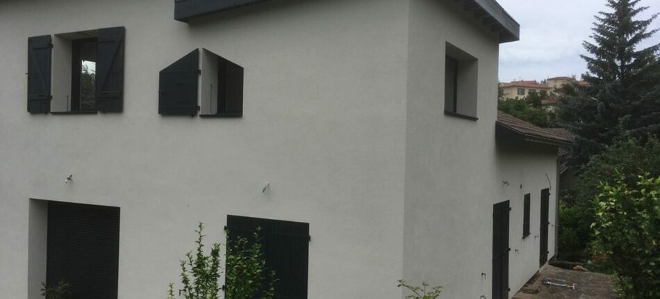 Rénovation globale et surélévation à Dardilly (69) ! 