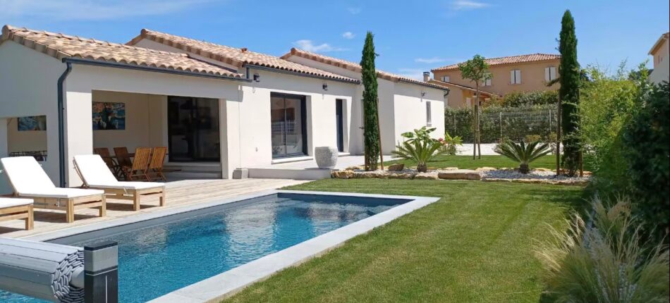 Une maison en location saisonnière à Cairanne (84) : un bon investissement locatif ?  - Réalisation : maison locative - Maisons France Confort