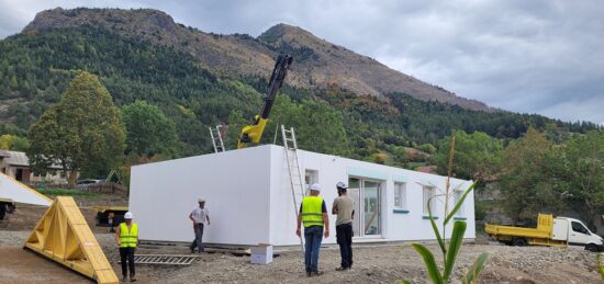 Première pose des murs d’une maison à ossature bois – La Motte-en-Champsaur (05) !