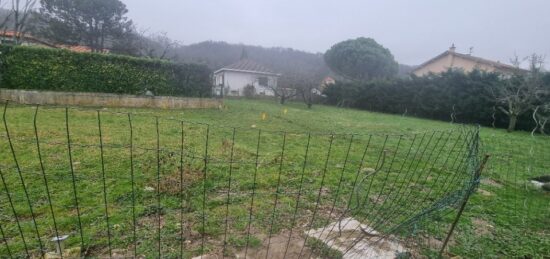 Terrain à bâtir à , Ain