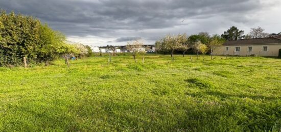 Terrain à bâtir à , Charente