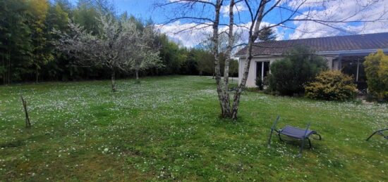 Terrain à bâtir à Saint-Sulpice-et-Cameyrac, Nouvelle-Aquitaine