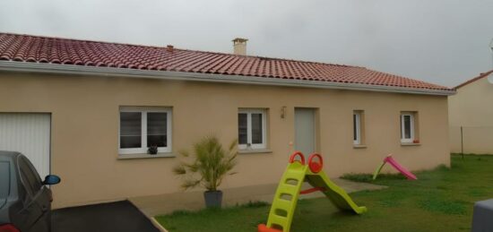 Maison neuve à Array, Array