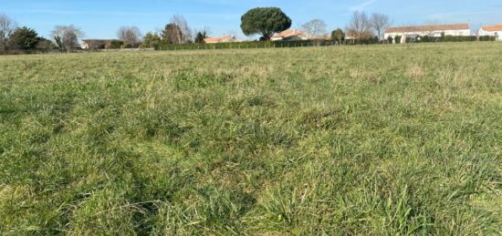 Terrain à bâtir à Corme-Royal, Nouvelle-Aquitaine