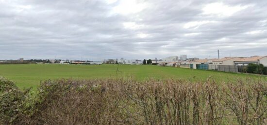Terrain à bâtir à Surgères, Nouvelle-Aquitaine
