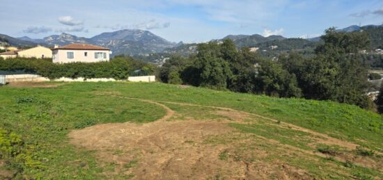Terrain à bâtir à Carros, Provence-Alpes-Côte d'Azur