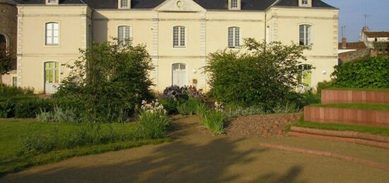 Terrain à bâtir à Le Mesnil-en-Vallée, Pays de la Loire