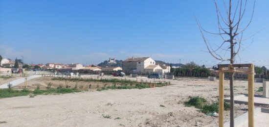 Terrain à bâtir à Châteaurenard, Provence-Alpes-Côte d'Azur