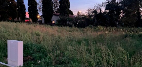 Terrain à bâtir à , Charente
