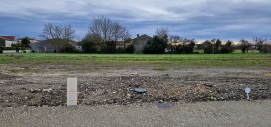 Terrain à bâtir à Montils, Nouvelle-Aquitaine