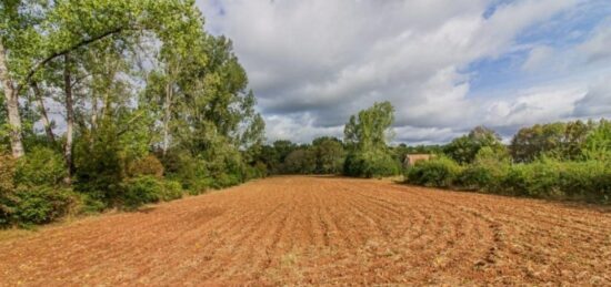 Terrain à bâtir à Cherveix-Cubas, Nouvelle-Aquitaine