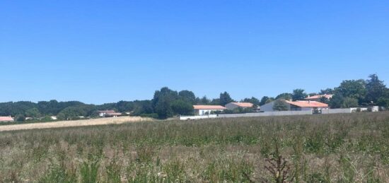 Terrain à bâtir à Loire-les-Marais, Nouvelle-Aquitaine
