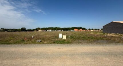 Échiré Terrain à bâtir - 2316688-11105annonce1202601010hcha.jpeg Maisons France Confort