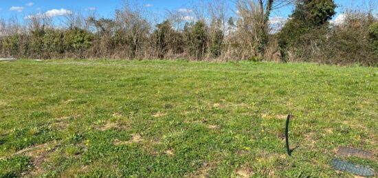 Terrain à bâtir à Tonnay-Boutonne, Nouvelle-Aquitaine