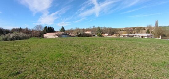 Terrain à bâtir à , Charente
