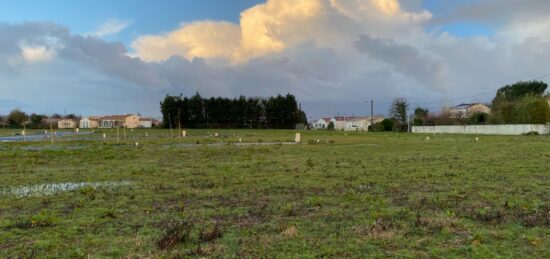 Terrain à bâtir à Corme-Royal, Nouvelle-Aquitaine