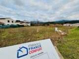 Terrain à bâtir à Pignans (83790) 2452392-4866annonce2202603107xfCq.jpeg Maisons France Confort