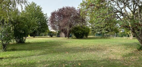 Terrain à bâtir à Cinq-Mars-la-Pile, Centre-Val de Loire