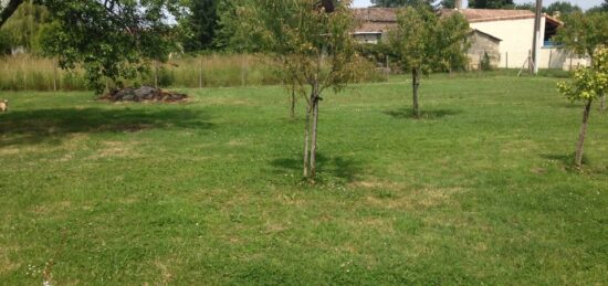 Terrain à bâtir à Saint-Martin-du-Bois, Nouvelle-Aquitaine