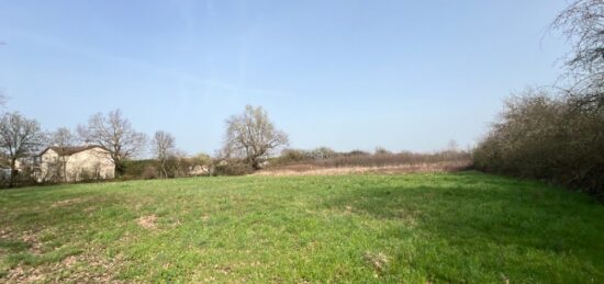 Terrain à bâtir à Grièges, Auvergne-Rhône-Alpes