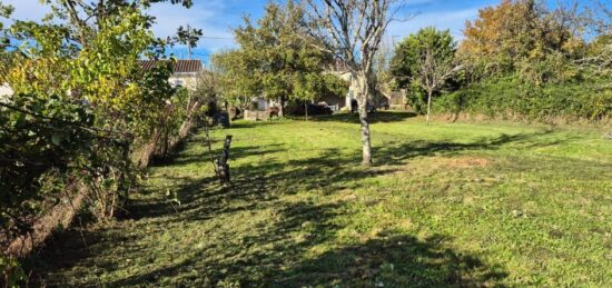 Terrain à bâtir à Burie, Nouvelle-Aquitaine