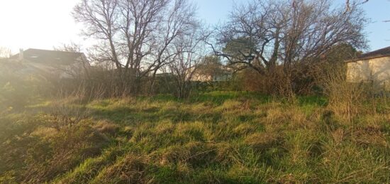 Terrain à bâtir à Ruelle-sur-Touvre, Nouvelle-Aquitaine