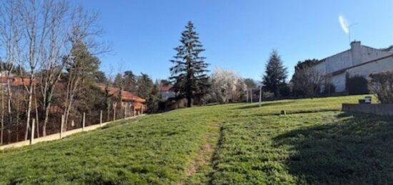 Terrain à bâtir à Saint-Just-Saint-Rambert, Auvergne-Rhône-Alpes
