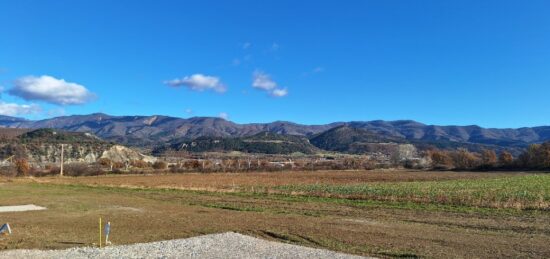 Maison neuve à , Alpes-de-Haute-Provence