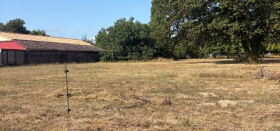 Terrain à bâtir à Saint-Seurin-sur-l'Isle, Nouvelle-Aquitaine