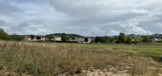 Terrain à bâtir à Naucelles, Auvergne-Rhône-Alpes