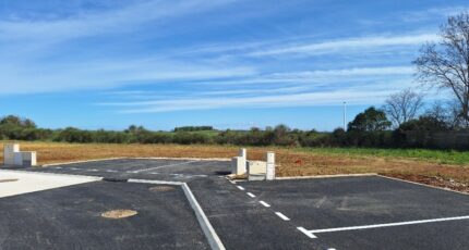 Montfrin Terrain à bâtir - 2658794-609annonce220261001kIU8R.jpeg Maisons France Confort