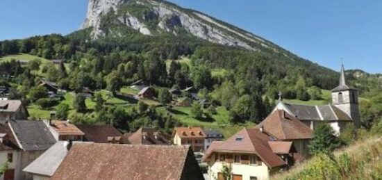 Terrain à bâtir à Entre-deux-Guiers, Auvergne-Rhône-Alpes