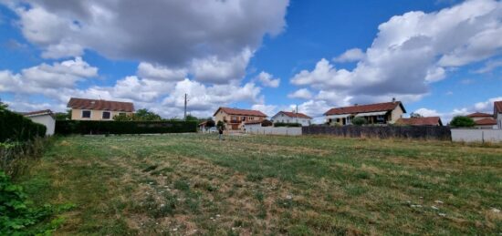 Terrain à bâtir à Montbrison, Auvergne-Rhône-Alpes